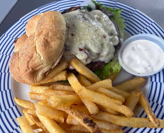 Blue's Beach Burgers @ The Pines Dine